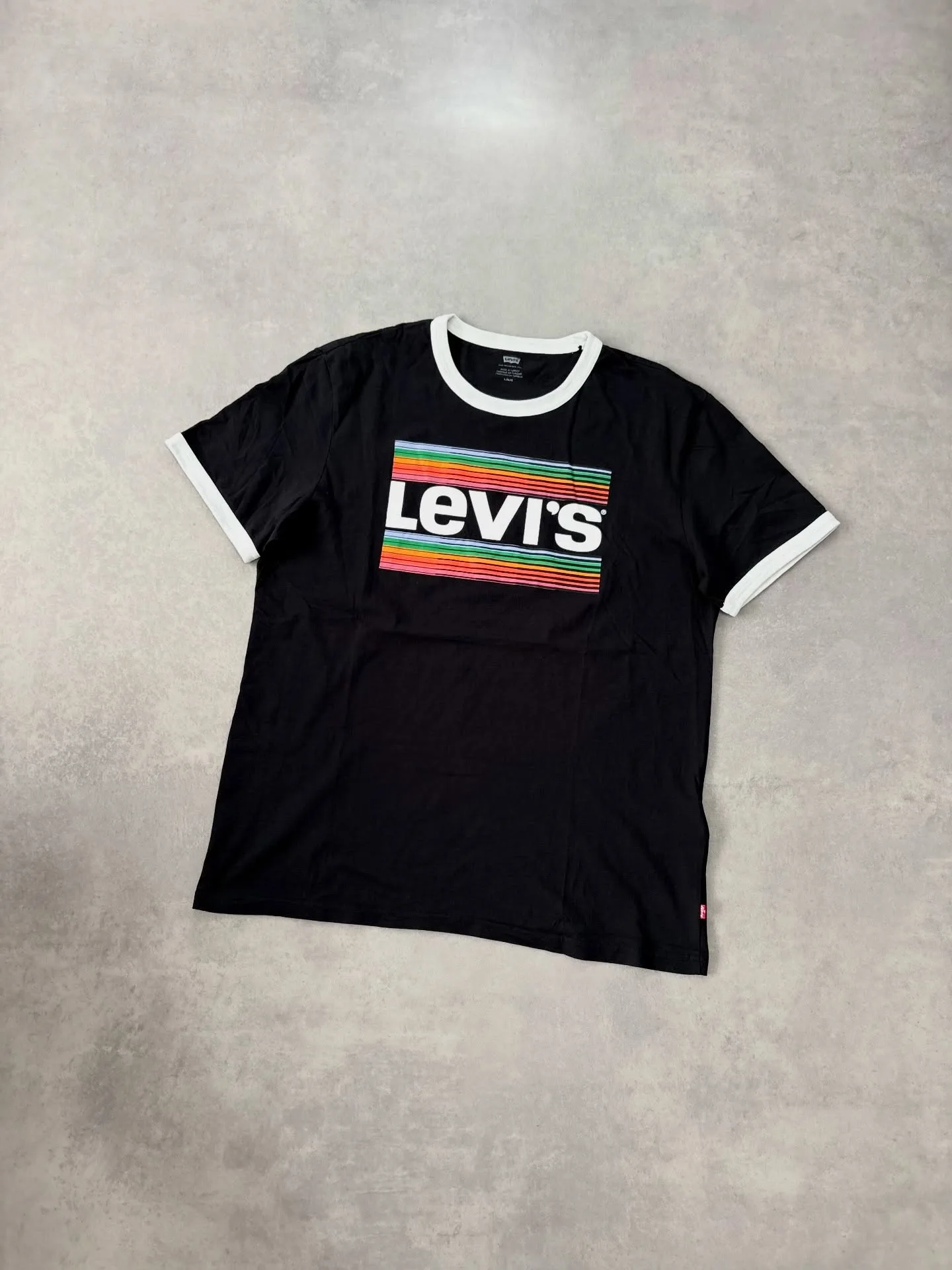 Levis L