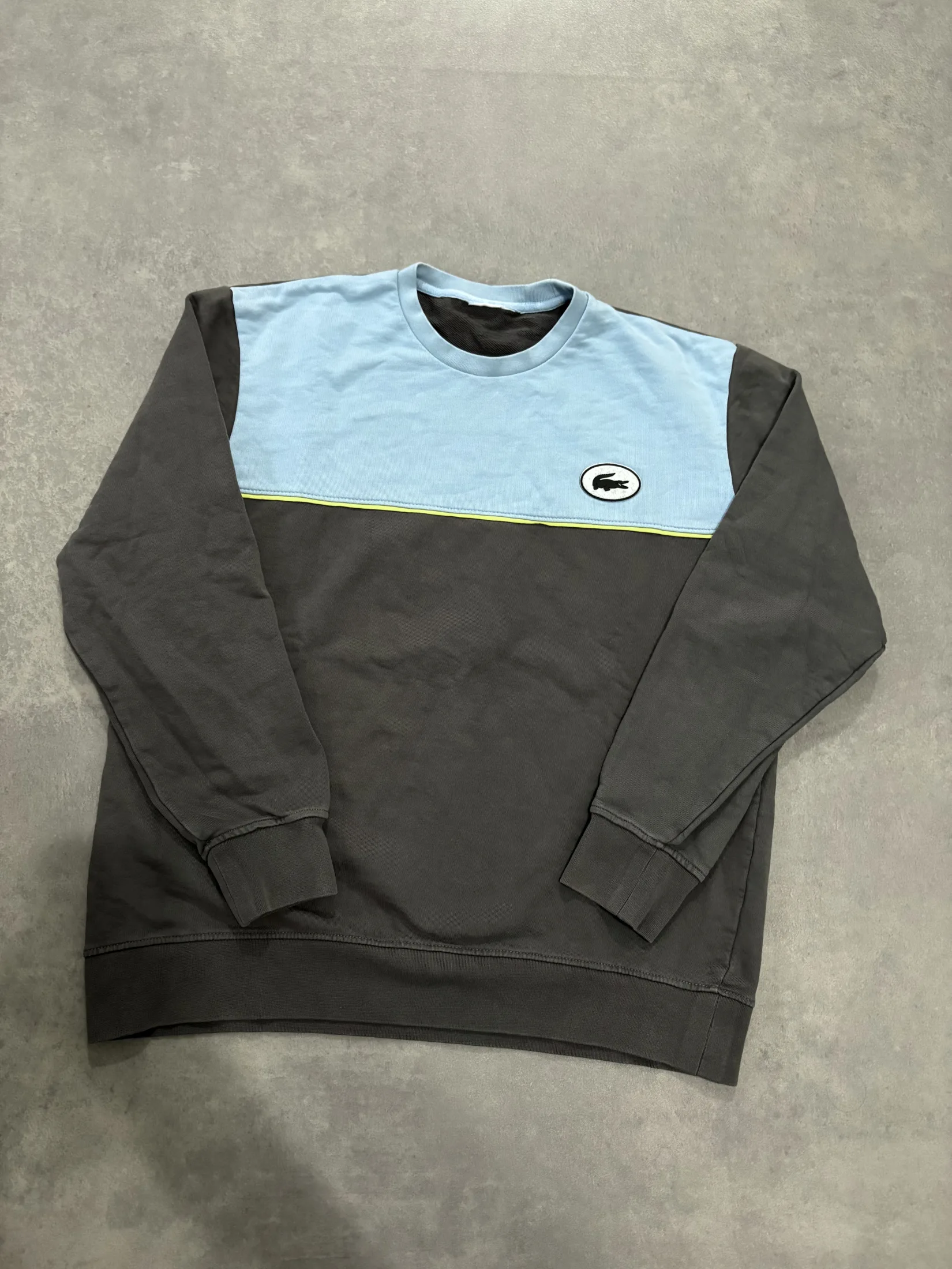 Lacoste L