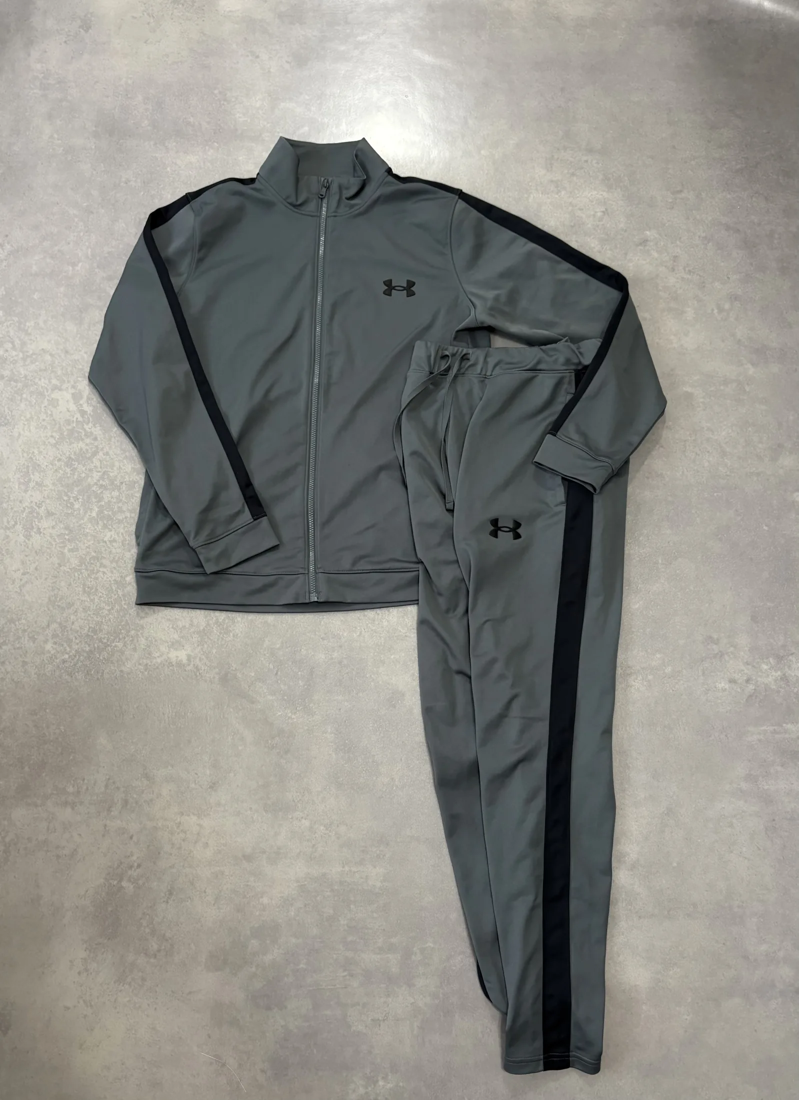 Under Armour komplet L