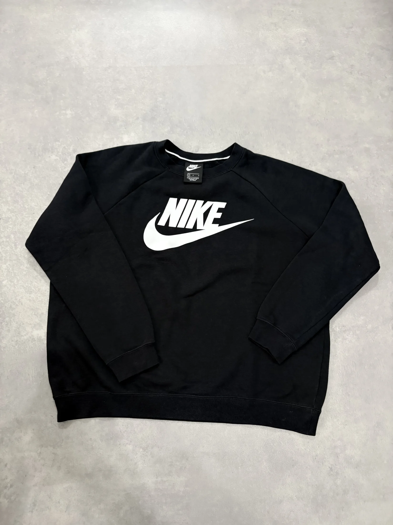 Nike L