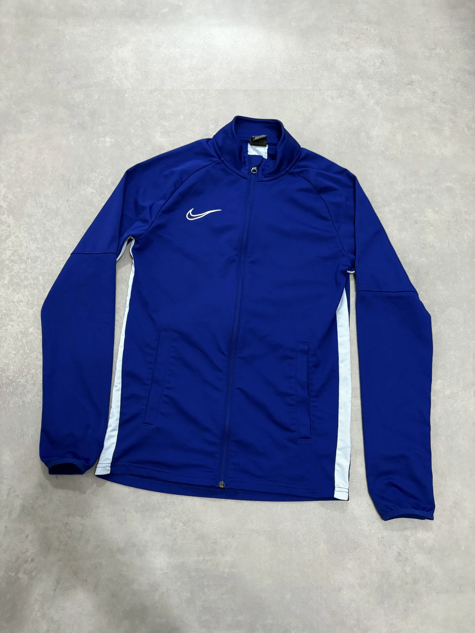 Nike S