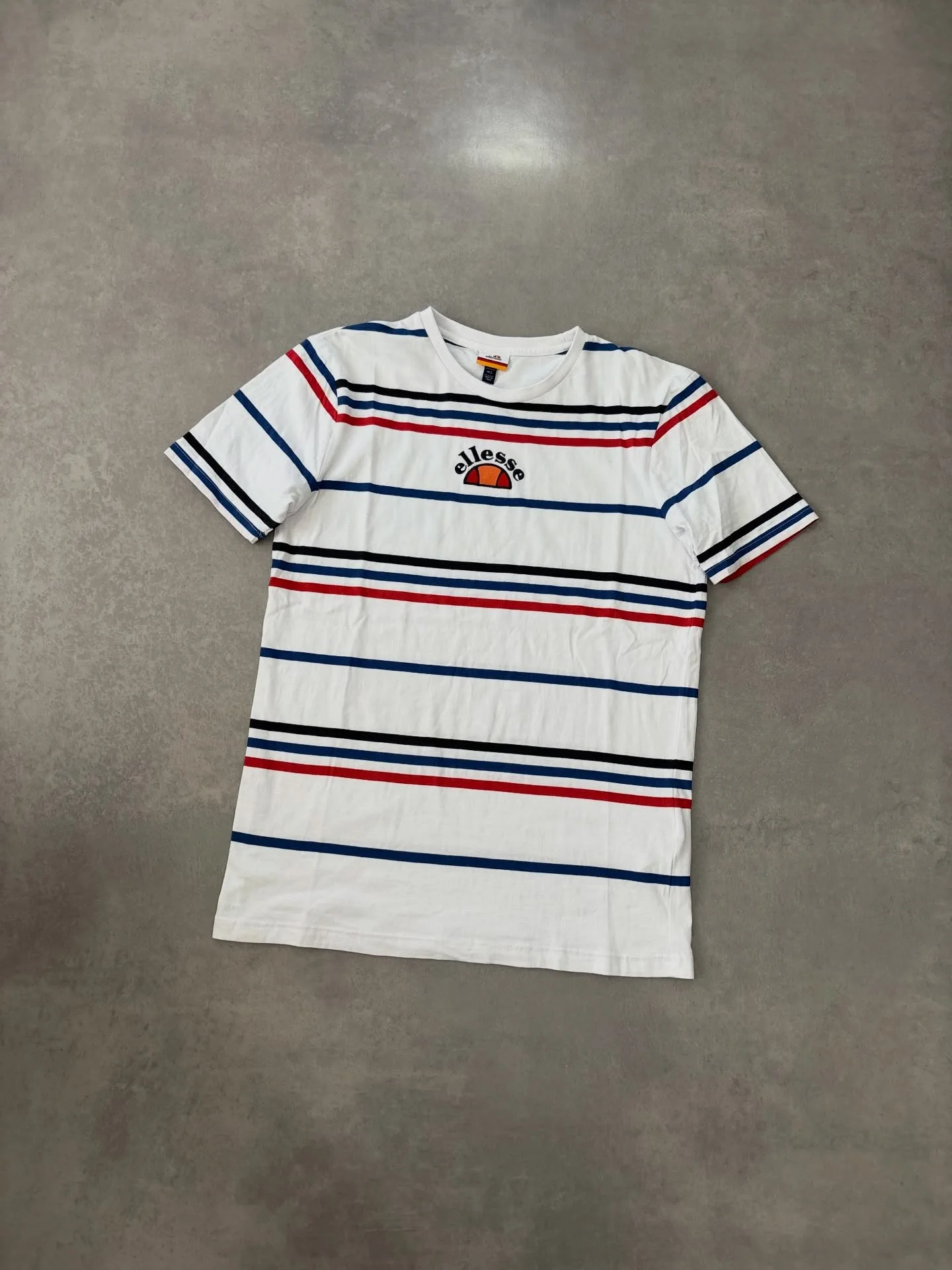 Ellesse L