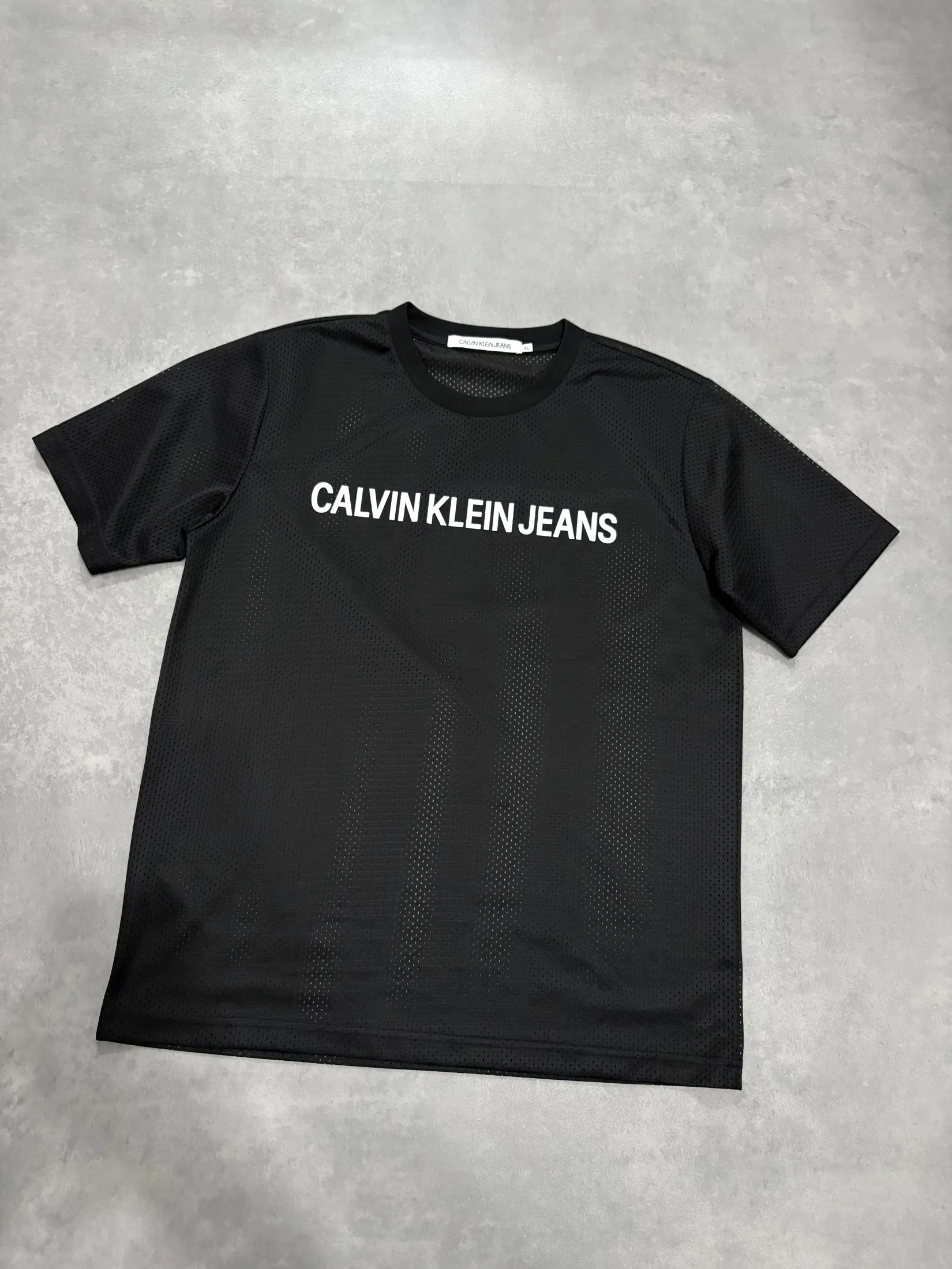 Calvin Klein L