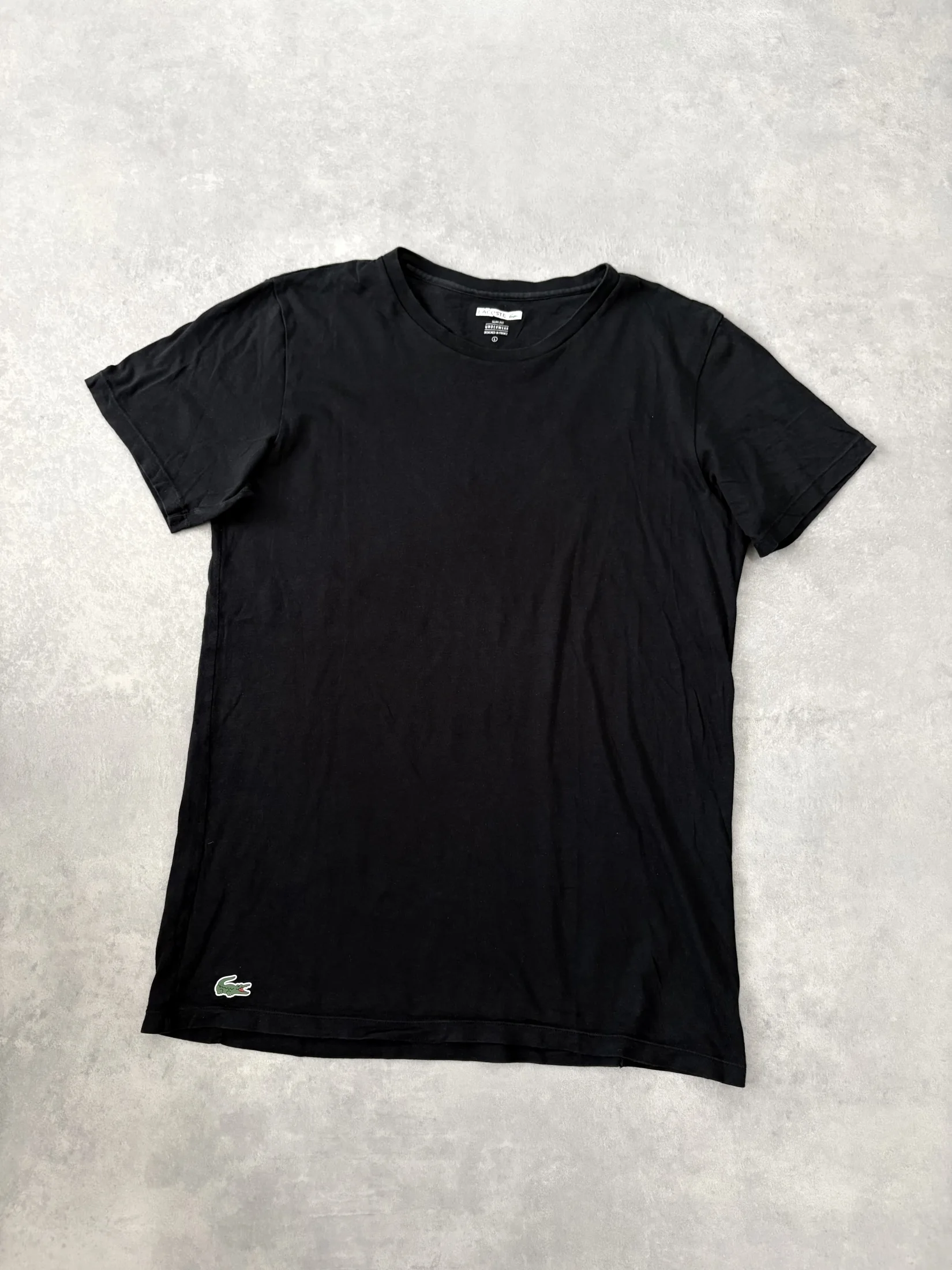 Lacoste L