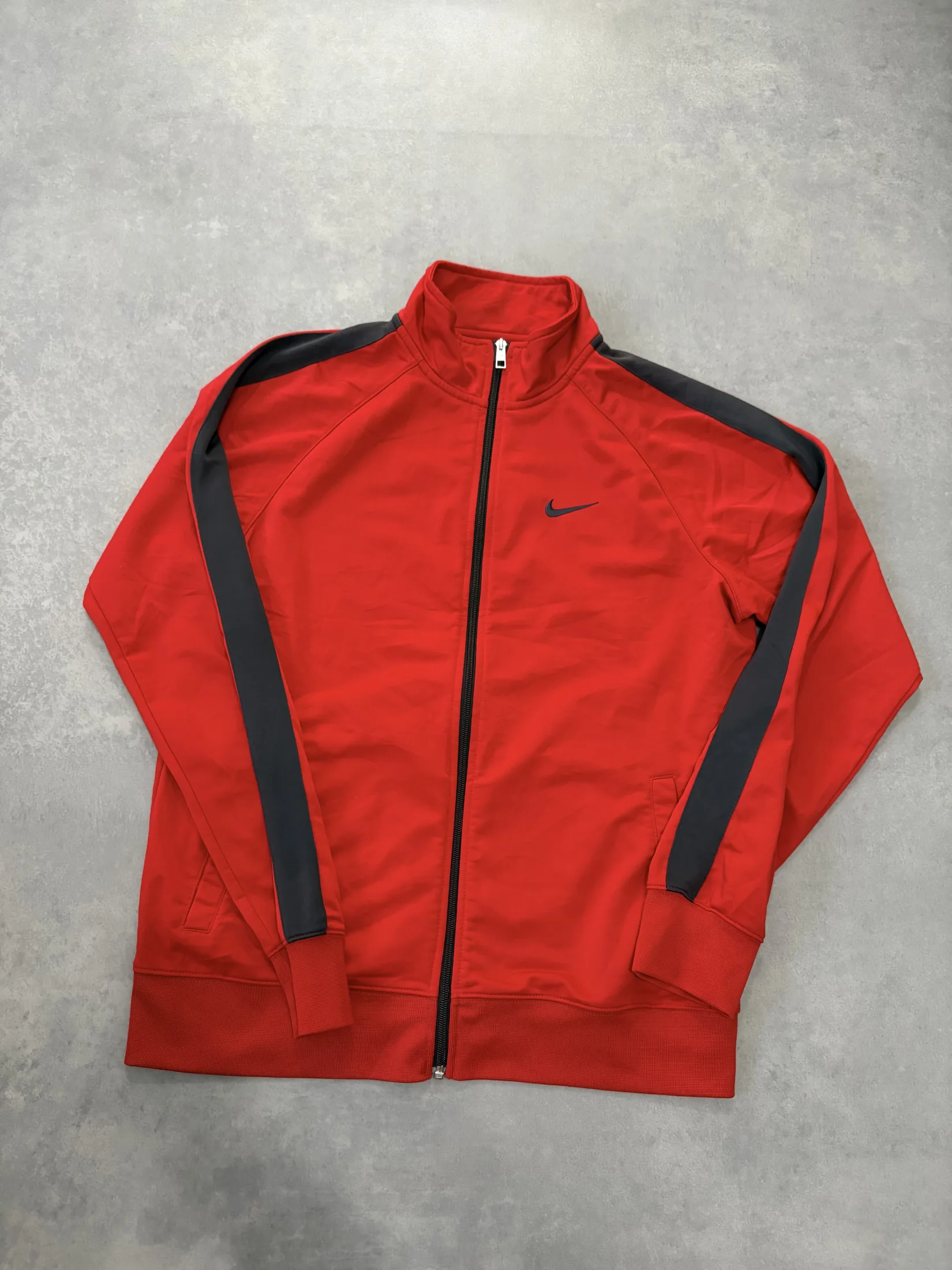 Nike L