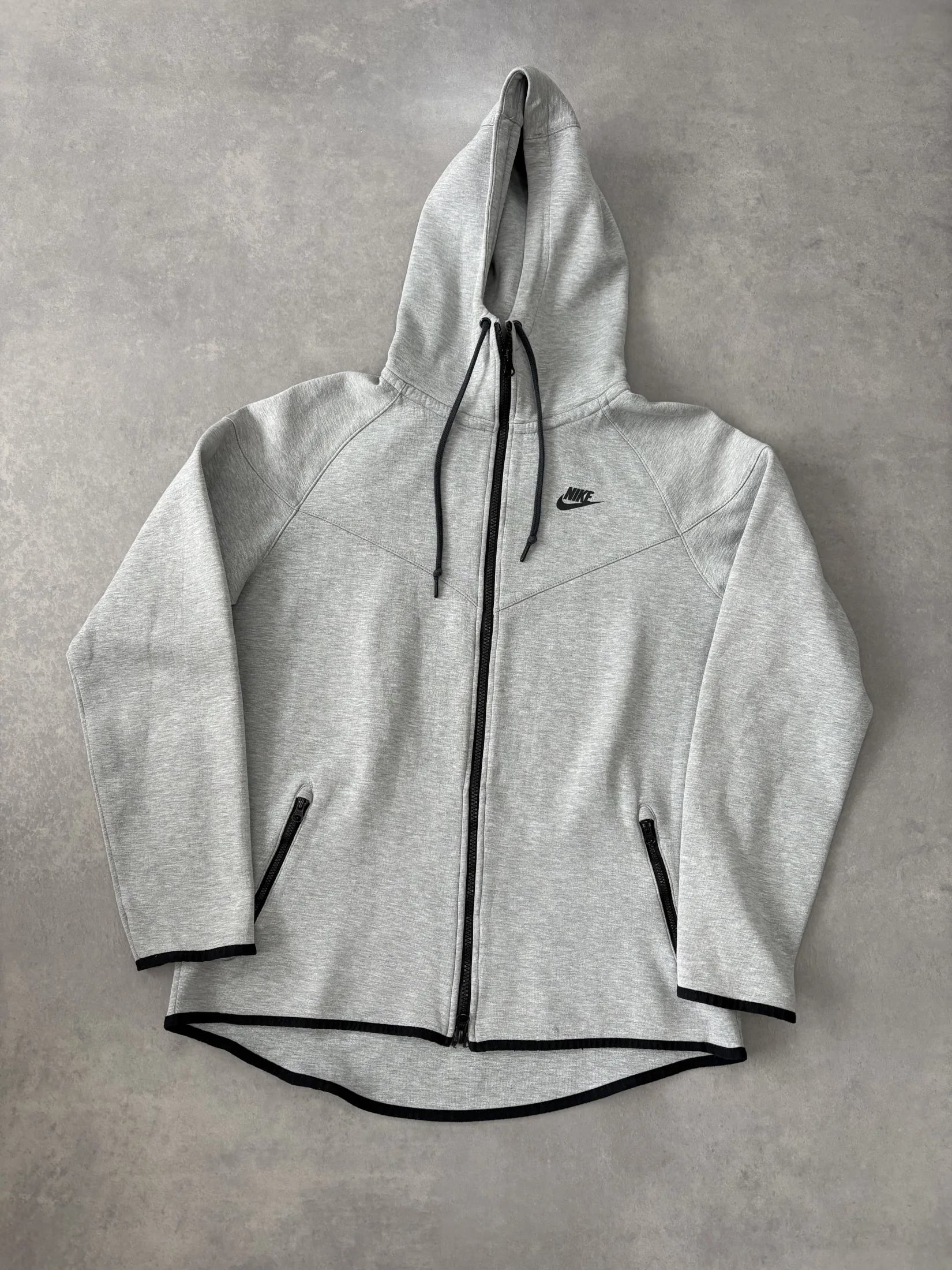 Nike L