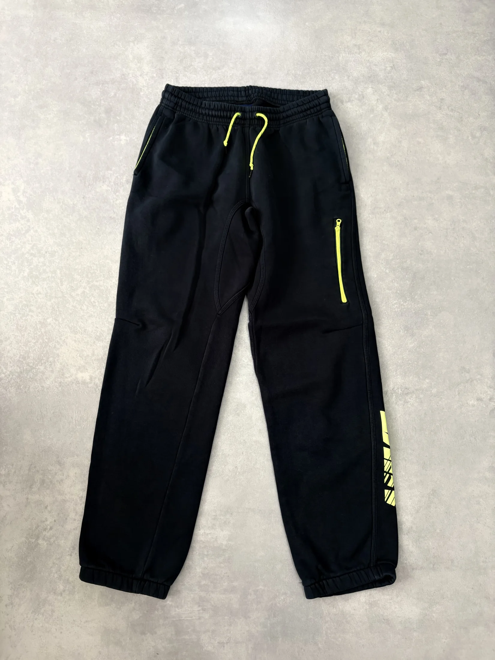 Nike M