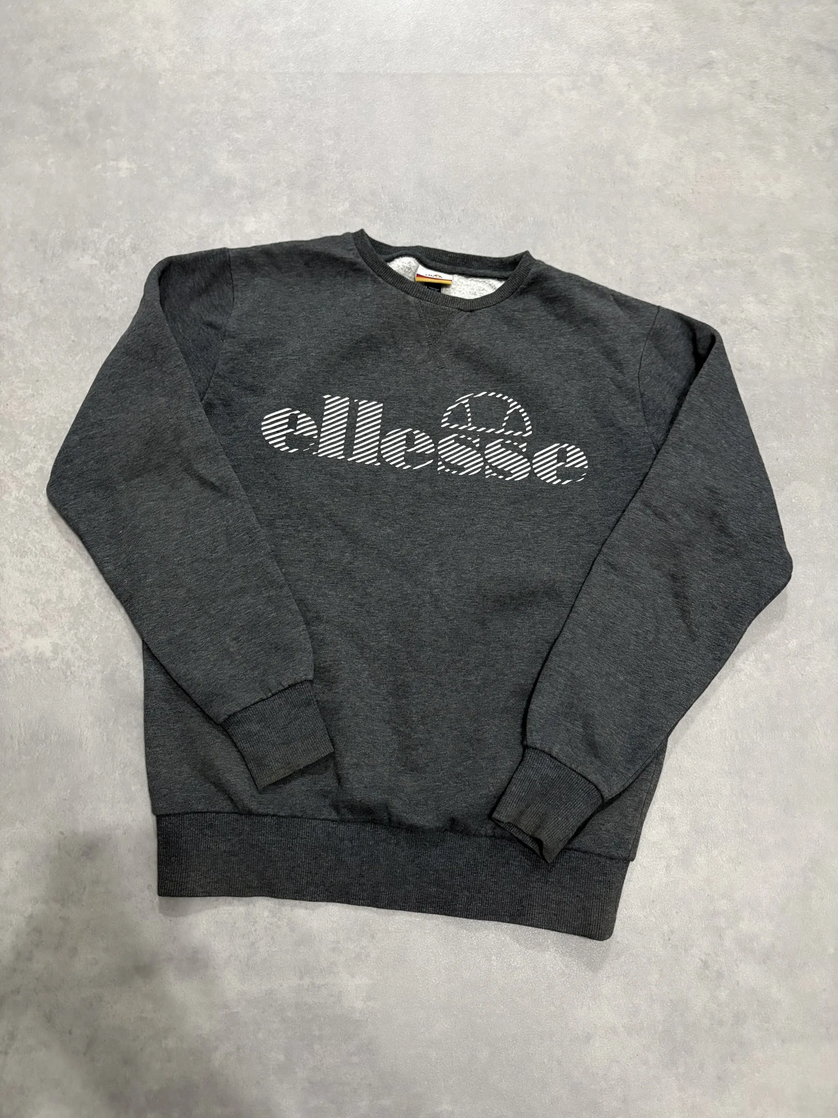 Ellesse S