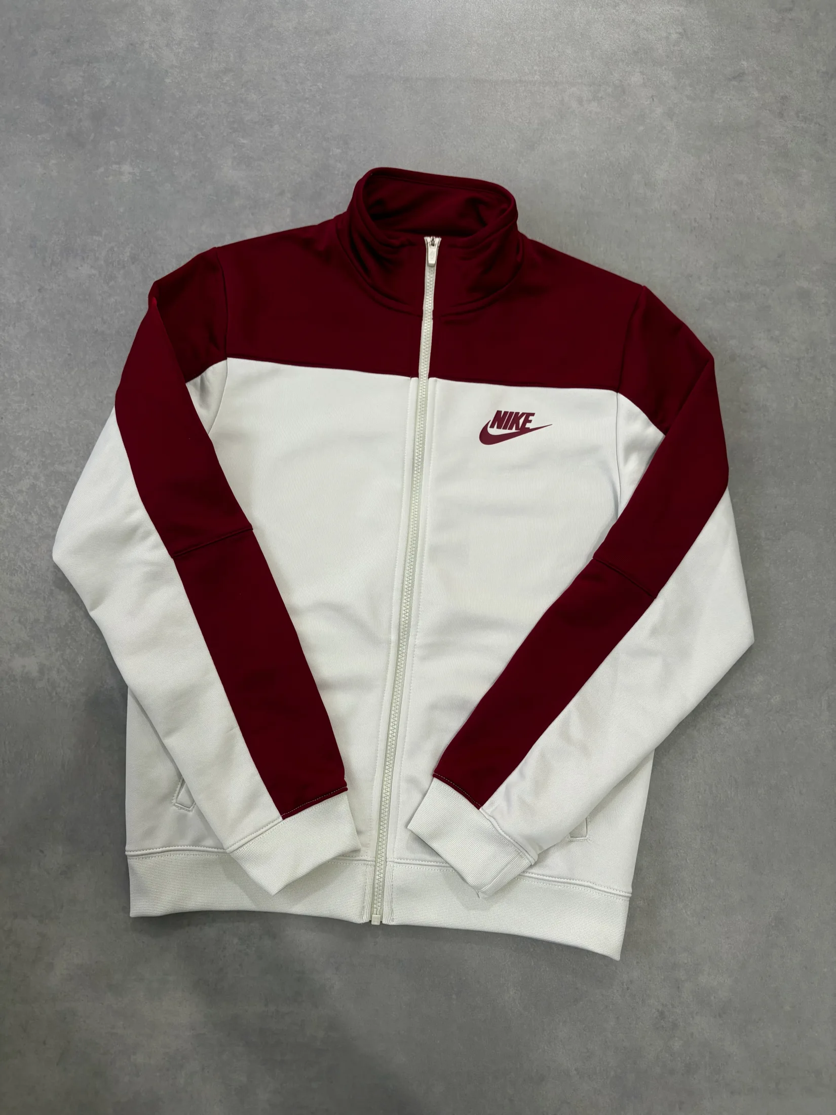 Nike M